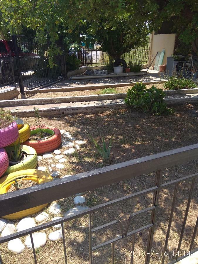 Krokos House Aliveri Bagian luar foto